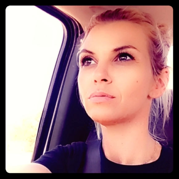 Meet your Posher, Heather - Picture 1 of 1